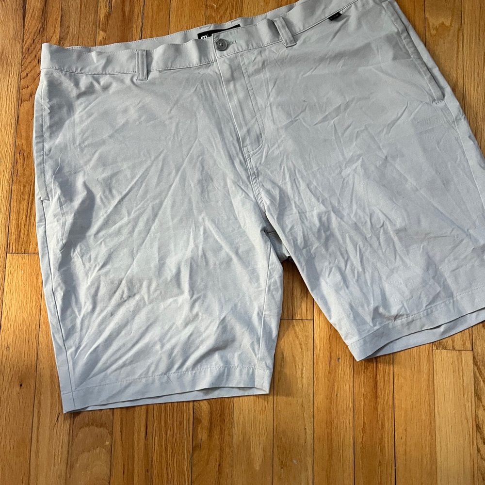 TRAVIS MATTHEWS Men's Light Gray Shorts size 42 plus Size
